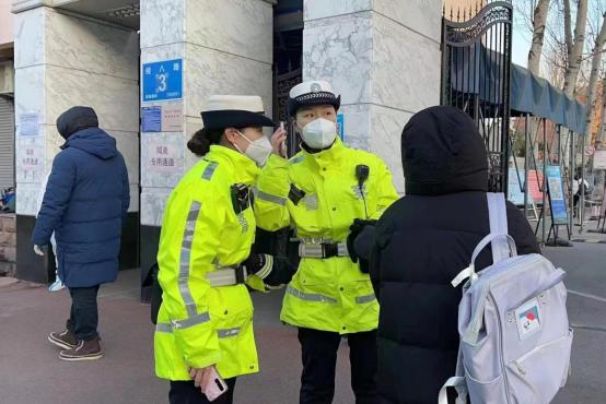 護航“研”考，濟南交警一直在路上！